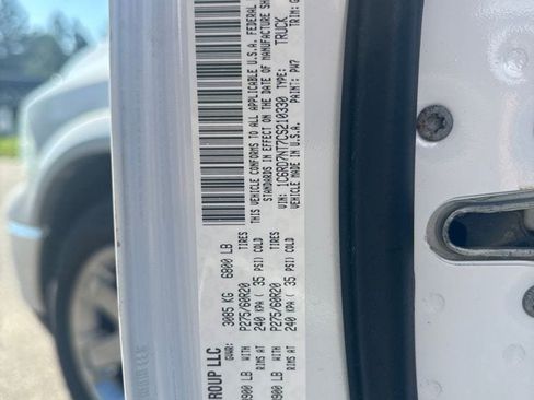 Used 2012 RAM 1500 Laramie AWD/4WD image 14