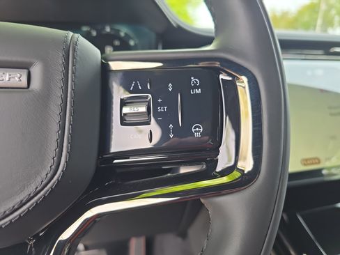 New 2025 Land Rover Range Rover Sport Dynamic SE image 18