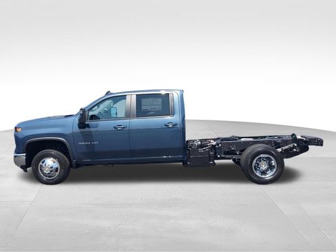 New 2026 Chevrolet Silverado 3500 LT w/ Convenience Package AWD/4WD image 5