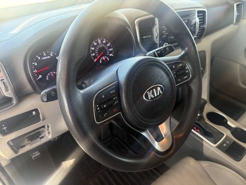 Used 2017 Kia Sportage LX FWD image 16