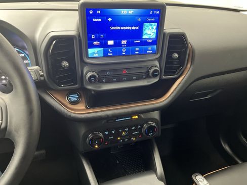 Used 2024 Ford Bronco Sport Outer Banks w/ Tech Package image 18