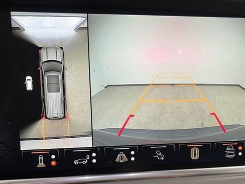 Used 2023 GMC Yukon Denali image 32