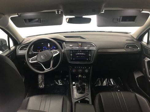 Used 2024 Volkswagen Tiguan SE image 26