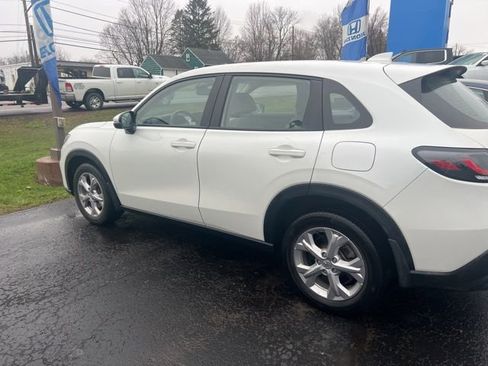 Used 2024 Honda HR-V LX image 3