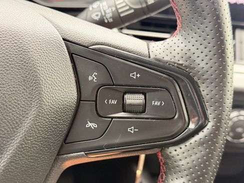 Used 2024 Chevrolet Trax RS w/ Driver Confidence Package FWD image 19