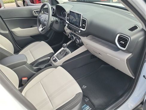 New 2026 Hyundai Venue SEL image 17