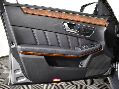 Used 2013 Mercedes-Benz E 350 Sedan image 29