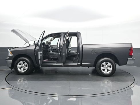 Used 2024 RAM 1500 Classic SLT image 27