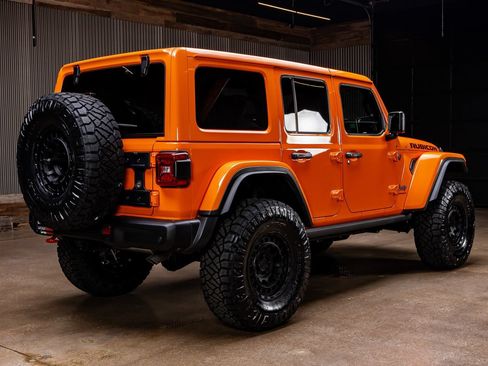 Used 2025 Jeep Wrangler Unlimited Rubicon AWD/4WD image 10