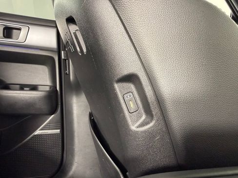 Used 2025 Hyundai Santa Fe Limited AWD/4WD image 19