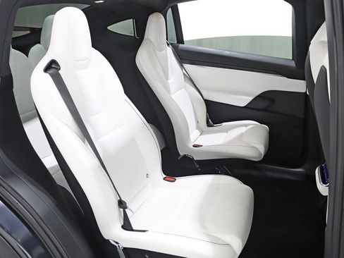 Used 2024 Tesla Model X Plaid AWD/4WD image 31