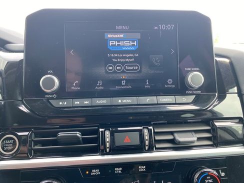 Used 2024 Nissan Pathfinder SV AWD/4WD image 37