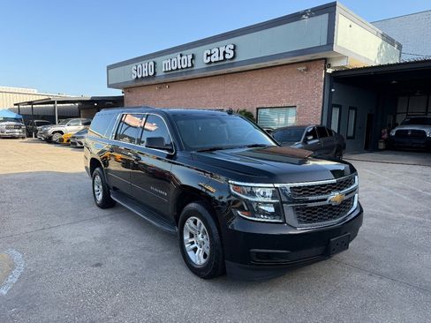 Used 2016 Chevrolet Suburban LS RWD image 2