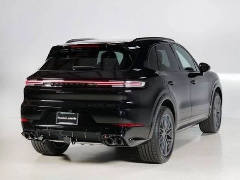 New 2026 Porsche Cayenne GTS AWD/4WD image 9
