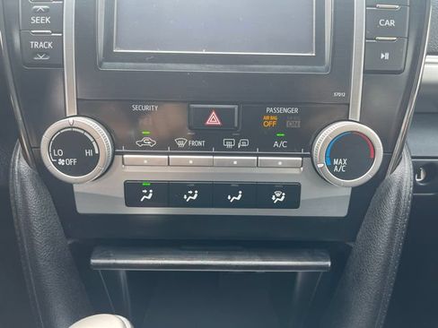 Used 2012 Toyota Camry SE FWD image 24