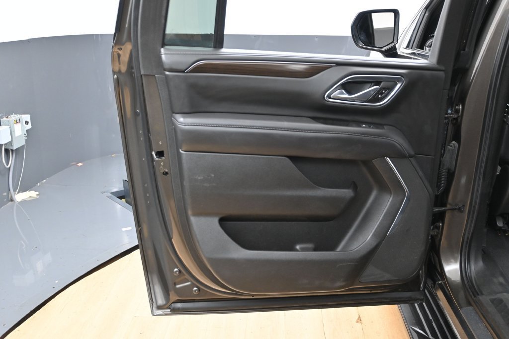 Used 2021 GMC Yukon XL SLE AWD/4WD image 30