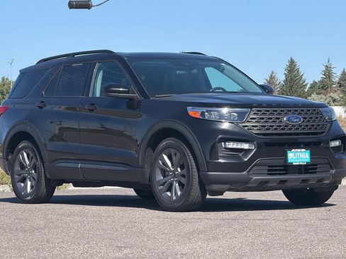 Certified 2023 Ford Explorer XLT w/ Equipment Group 202A AWD/4WD image 9