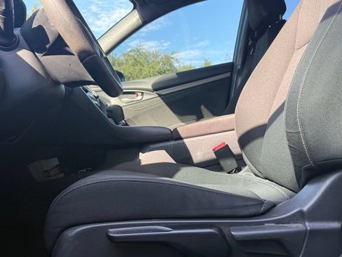 Used 2019 Honda Civic EX image 9