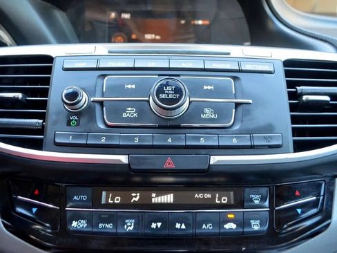 Used 2017 Honda Accord LX image 15