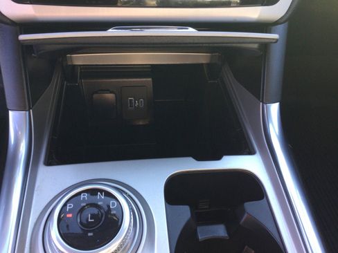 Used 2022 Ford Explorer XLT w/ Equipment Group 202A image 23