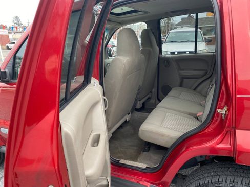 Used 2005 Jeep Liberty Renegade image 11