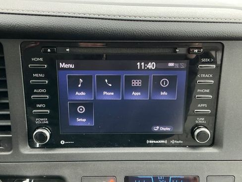 Used 2018 Toyota Sienna L image 6