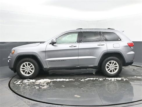 Used 2018 Jeep Grand Cherokee Laredo image 6