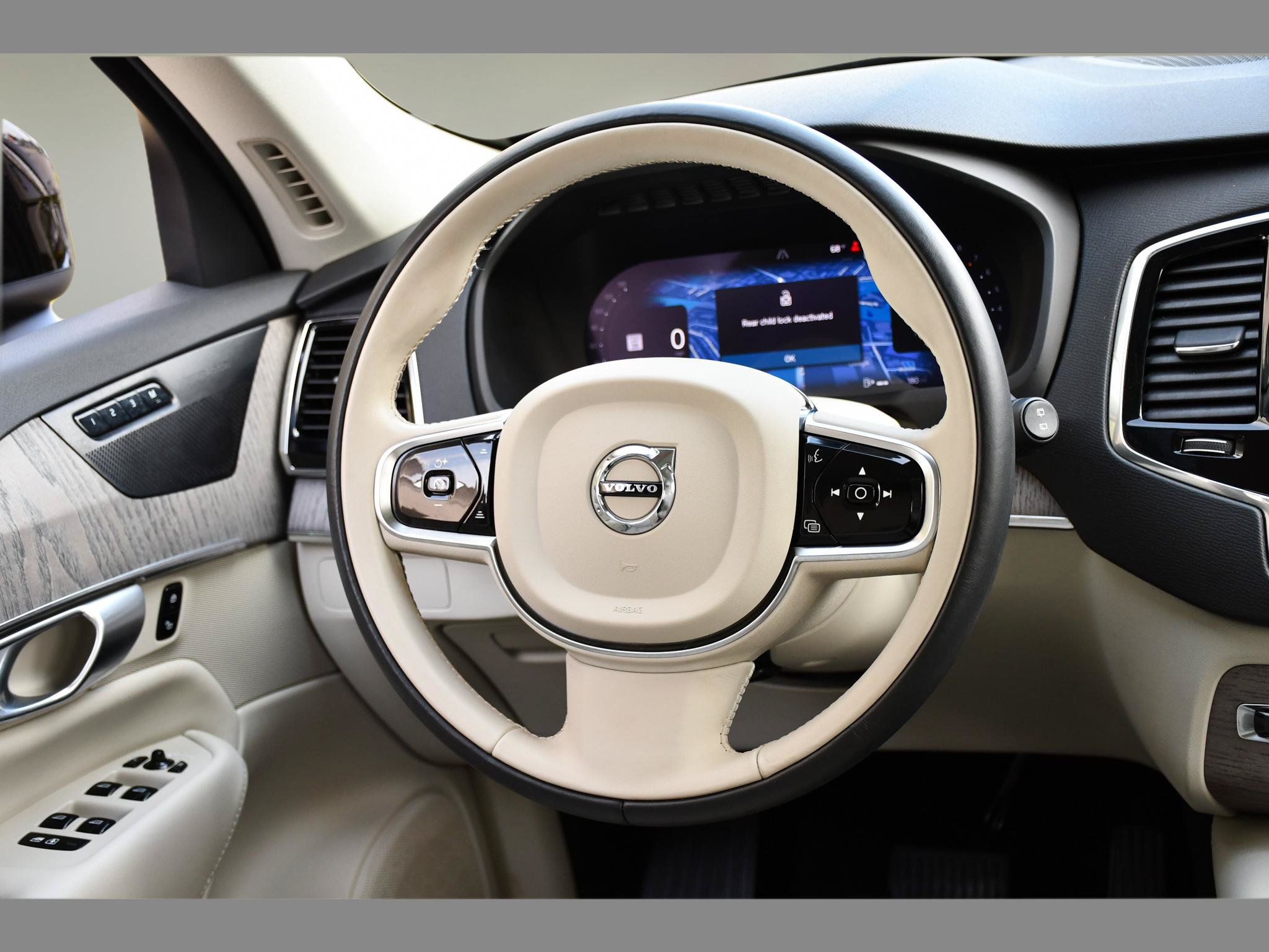 Used 2024 Volvo XC90 B6 Plus w/ Protection Package Premier AWD/4WD image 18