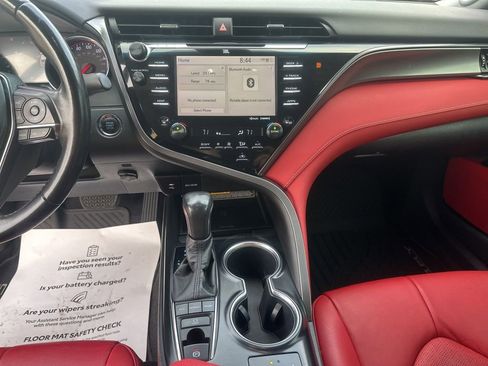 Used 2019 Toyota Camry XSE image 18