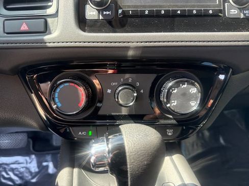 Used 2022 Honda HR-V LX image 15