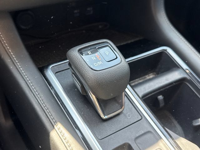 Used 2023 Nissan Pathfinder SV AWD/4WD image 16