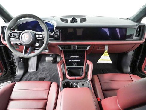 New 2026 Porsche Cayenne GTS AWD/4WD image 19