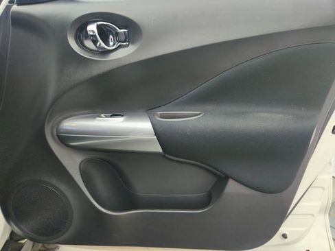 Used 2015 Nissan Juke S image 26