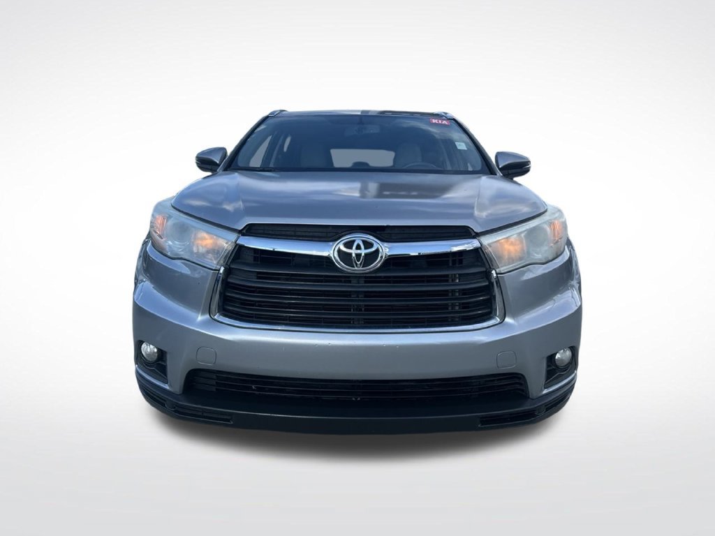 Used 2016 Toyota Highlander XLE FWD image 4