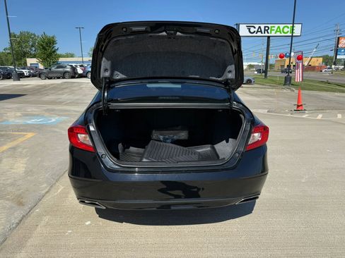 Used 2018 Honda Accord Sport image 13