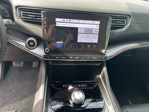 Used 2024 Jeep Wagoneer 2WD w/ Convenience Group I image 12