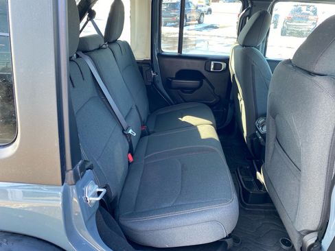 Used 2025 Jeep Wrangler Willys image 22