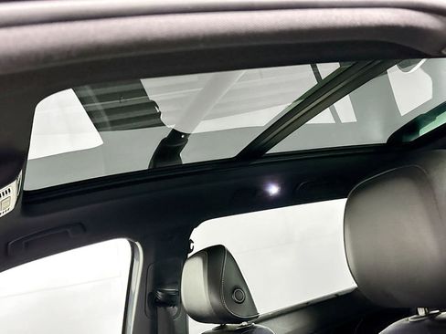 Certified 2023 Volkswagen Tiguan SE R-Line AWD/4WD image 18