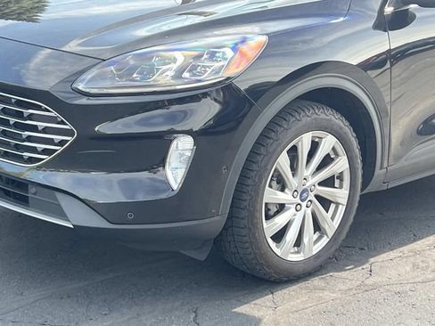 Certified 2021 Ford Escape Titanium w/ Titanium Elite Package AWD/4WD image 4