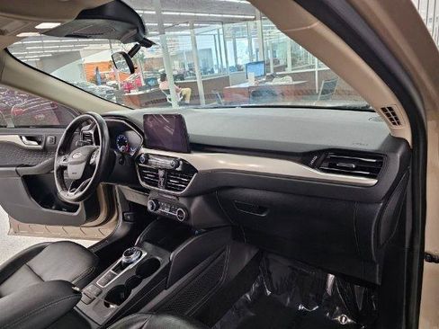Used 2020 Ford Escape SEL image 8