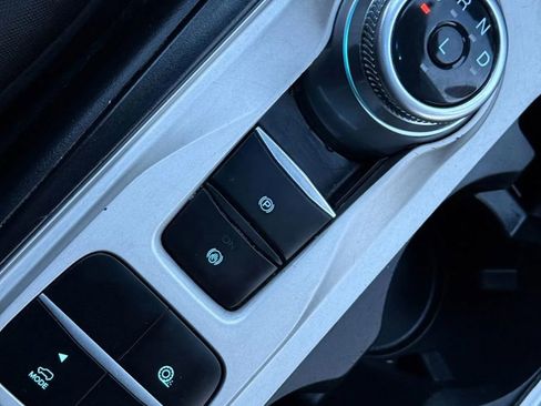 Used 2022 Ford Explorer XLT image 26