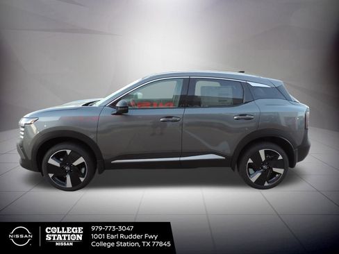 New 2026 Nissan Kicks SR image 7