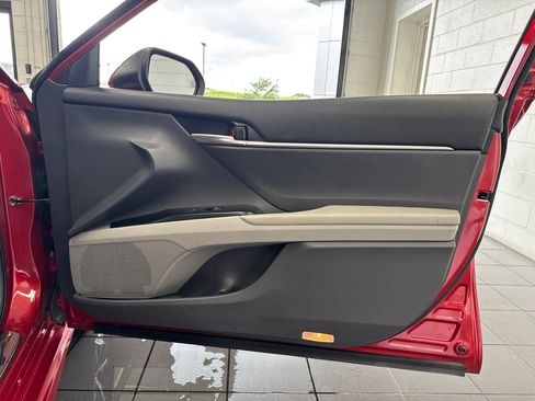 Certified 2019 Toyota Camry SE w/ Convenience Package FWD image 49