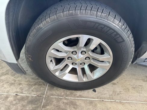 Used 2019 Chevrolet Tahoe LT RWD image 2