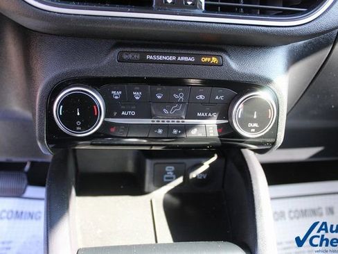 Used 2022 Ford Escape SEL image 13