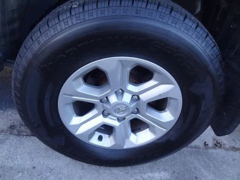 Used 2022 Toyota 4Runner SR5 Premium image 23