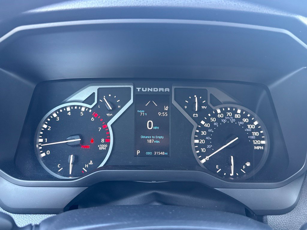 Used 2022 Toyota Tundra SR5 w/ SR5 Convenience Package AWD/4WD image 8