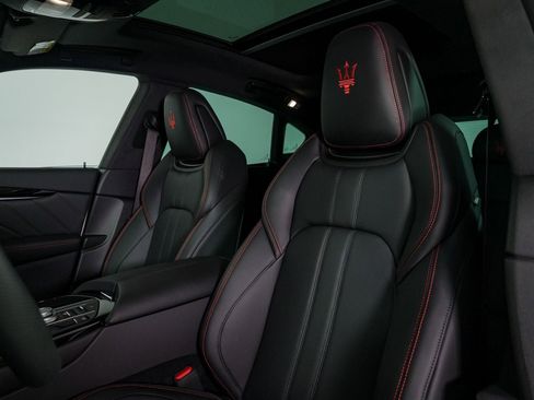 Used 2024 Maserati Levante Modena Ultima image 19
