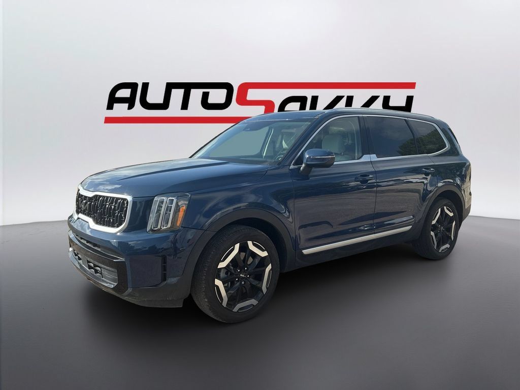 Used 2023 Kia Telluride EX w/ EX Captain's Chair Package FWD image 1