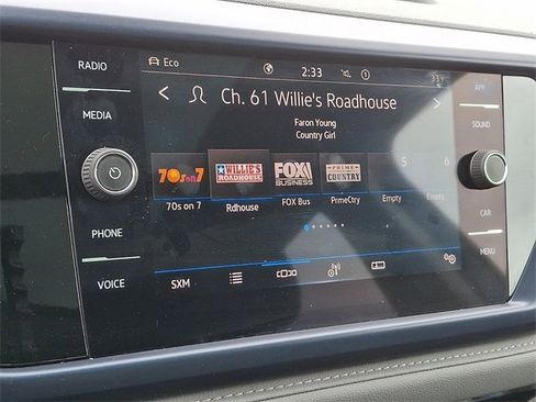 Used 2023 Volkswagen Taos SE image 3